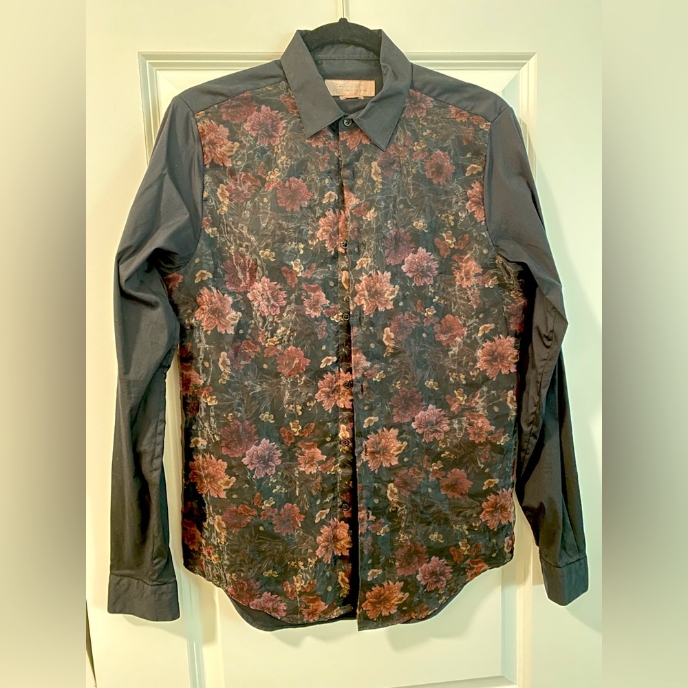 Beautiful unique men’s Zara shirt! Size s